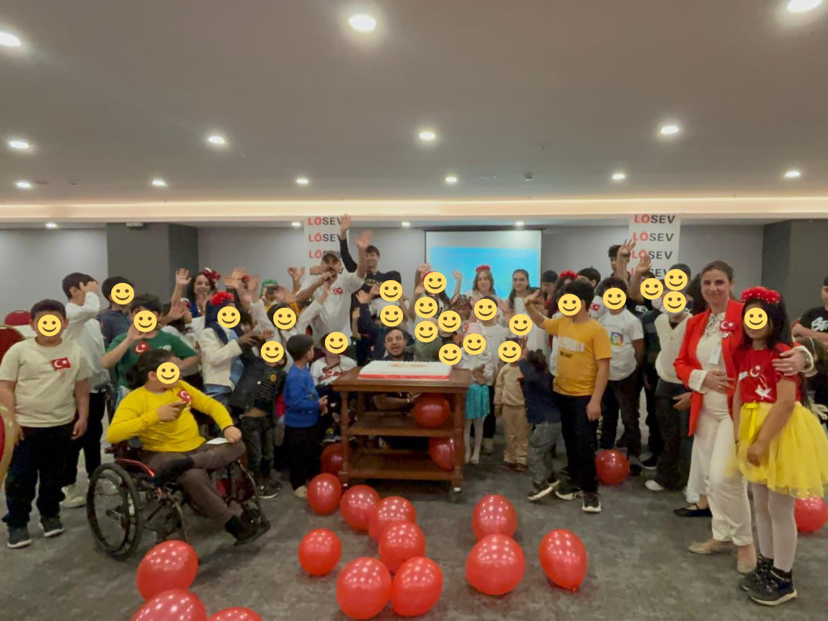 Bitkisel ve Hayvansal Üretim Bölümü Bahçe Tarımı Programı Öğrencileri 23 Nisan’da Minik Kahramanlarımızla Birlikteydi