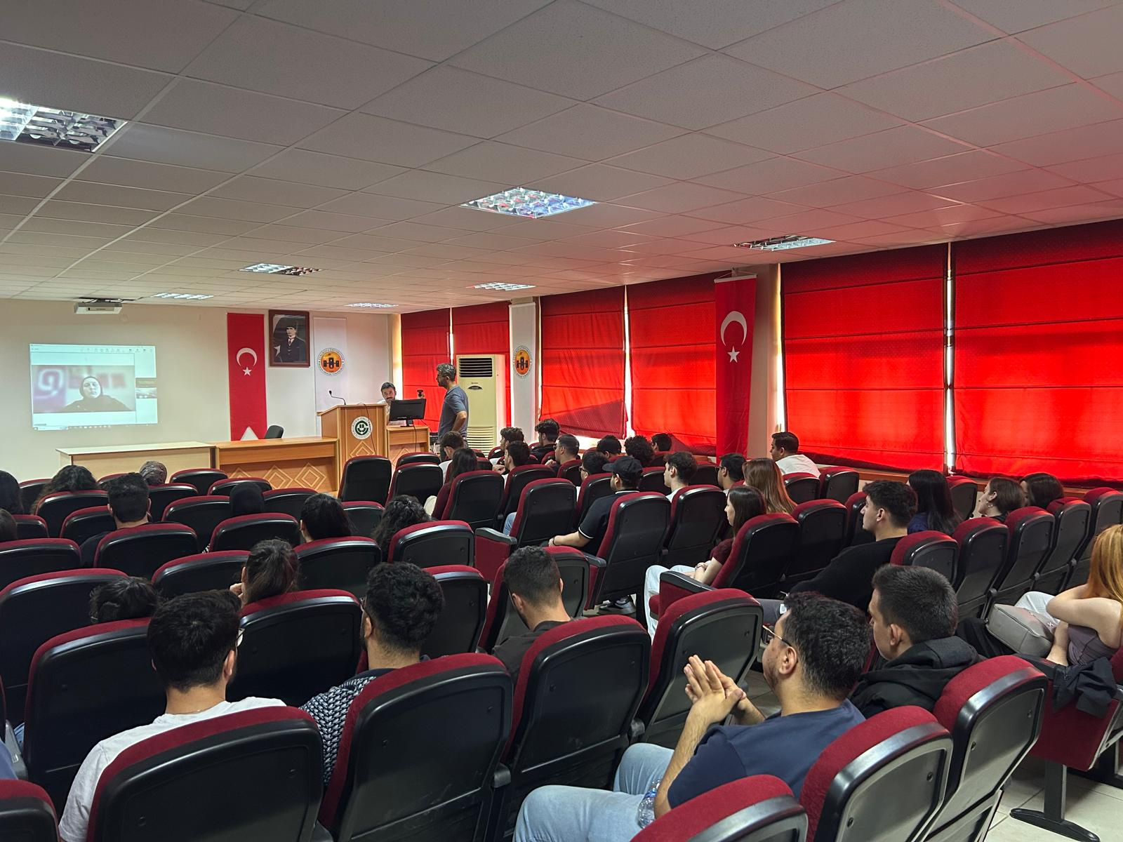 Mesleki Gelişim Seminerleri Serisinde “Yeni Nesil Yazılım Geliştirme: Low-Code ve Akıllı Çözümler” Konulu Seminer Yapıldı