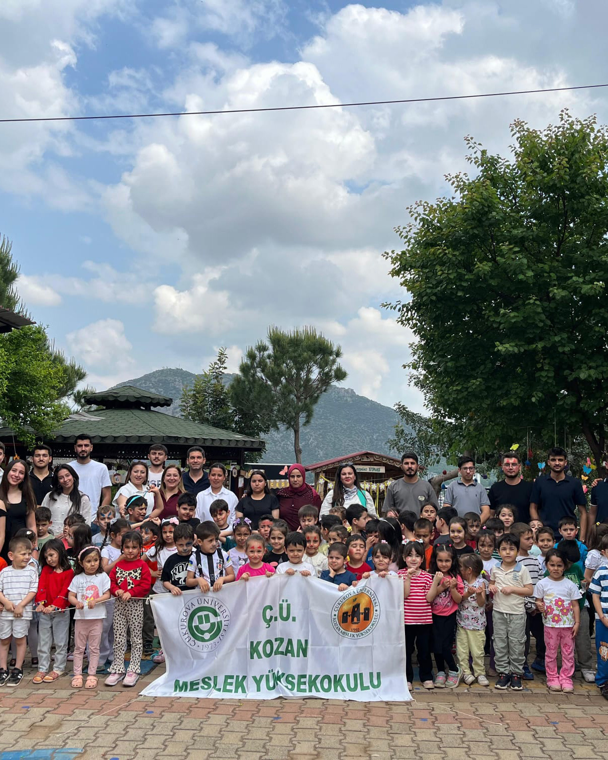 Bitkisel ve Hayvansal Üretim Bölümü Bahçe Tarımı Programı Öğrencilerinden Gönüllülük Çalışmaları: “Doğadan Renklere Çocuklardan Gülümsemelere” Sosyal Sorumluluk Projesi