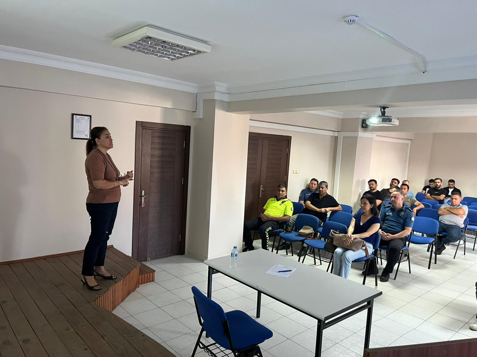 Kozan İlçe Emniyet Müdürlüğü ve Kozan MYO İşbirliği ile Çeşitli Konularda Eğitim Seminerleri Düzenlendi